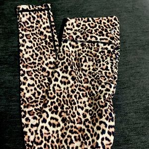 Zyia Brilliant Scrunchy What Hi-Rise 7/8 Scrunchy Butt Leggings